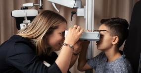 Varaa näöntarkastus